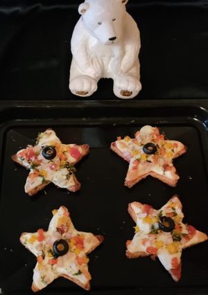 A picture of Kids special star pizza.
