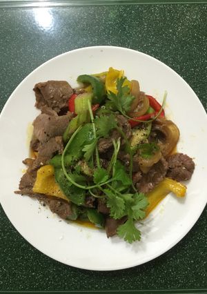 Hình của món Bò da xào ớt chuông.