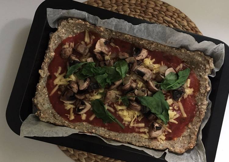 Pizza vegana con base di cavolfiore