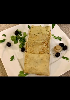 A picture of Chicken and mushroom crepes 👌🏻😋.