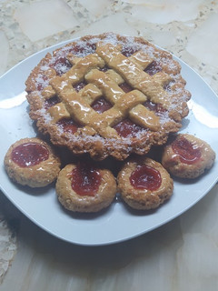 Una foto de Pastafrola y Pepas De Membrillo con Masa de Papa Fácil