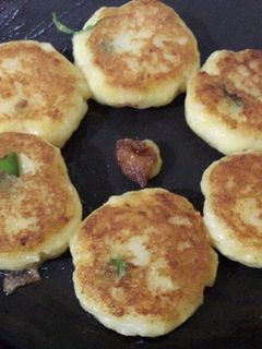व्रत वाला आलू टिक्की (Vrat wala aloo tikki recipe in hindi) रेसिपी मुख्य फोटो