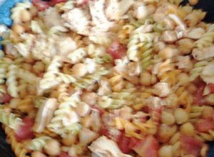 Una foto de Estofado de verduras y garbanzos