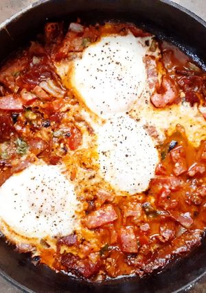A picture of Italian egg bake (Shakshuka).