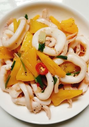 Hình của món Mực xào dứa.