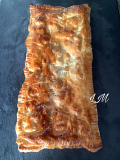 Una foto de Empanada de queso de cabra y dátiles