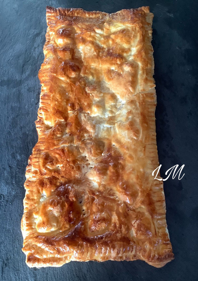 Una foto de Empanada de queso de cabra y dátiles