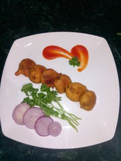 वटाटा बड़ा (Batata bada recipe in Hindi) रेसिपी मुख्य फोटो