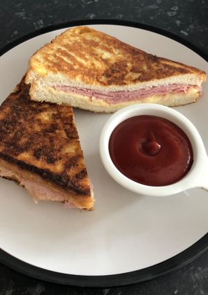 A picture of Gypsy toast sandwich 🥪.