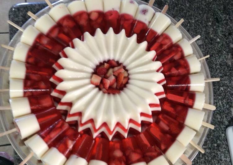 Gelatina de horchata con fresa y fresas naturales 🍓