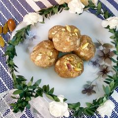 A picture of Panjeeri laddu.