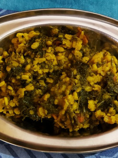 મગની દાળ અને સુવાની ભાજી (Moong Dal Suva Bhaji Recipe In Gujarati) રેસીપી મુખ્ય ફોટો