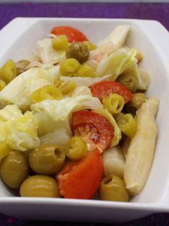Una foto de Ensalada de espárragos y guindilla