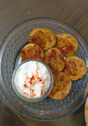 A picture of Dal masala rolls.