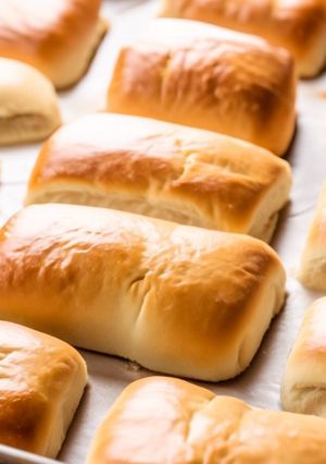 A picture of Copycat Texas Roadhouse Rolls 🍞🥖.