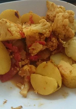 A picture of Cauliflower and Potato curry.