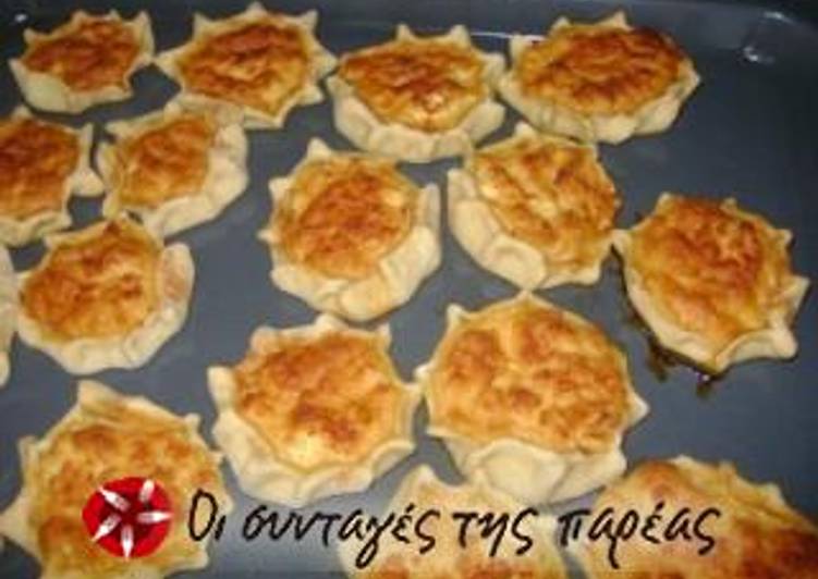 easter lihnarakia sweet cheese pies recipe main photo