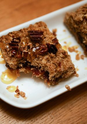 A picture of Date & Oat Bars.