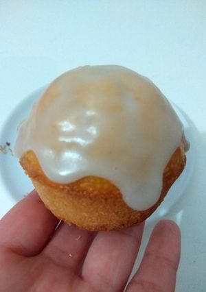 Una foto de Muffins de pomelo rosado y coco