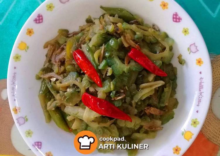 Cara termudah untuk Mudah EnakOrek pare teri