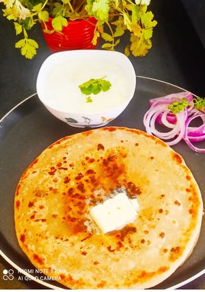आलू पराठा (aloo paratha recipe in Hindi) रेसिपी मुख्य फोटो