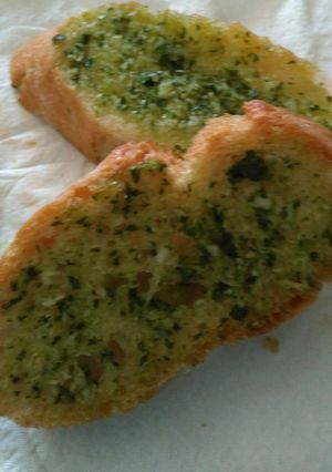 Una foto de Pan de ajo 🍞🍞