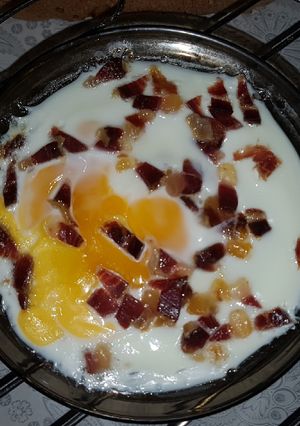 Una foto de Huevo con jamón serrano al micro