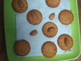 ऑरेंज आटा बिस्कुट (orange atta biscuit recipe in Hindi)