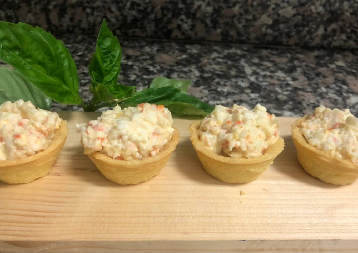 Minitartaletas de surimi y huevo