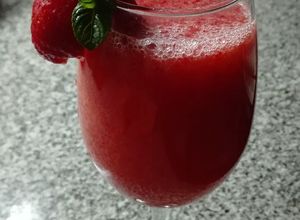 Una foto de Cocktail de frutillas light
