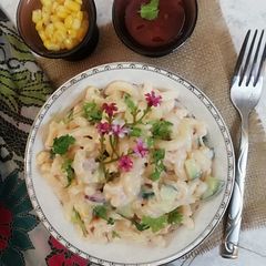 A picture of Mayo macro salad.