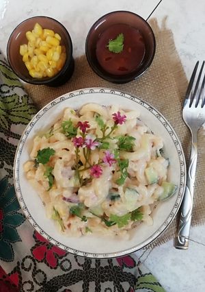 A picture of Mayo macro salad.
