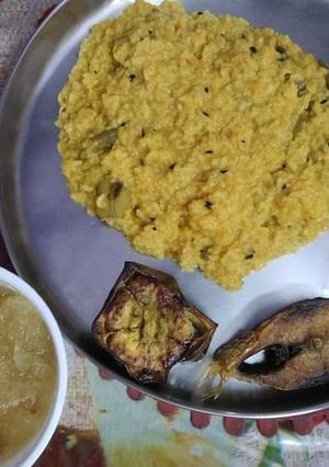 খিচুরি (khichuri recipe in Bengali) রেসিপির প্রধান ছবি