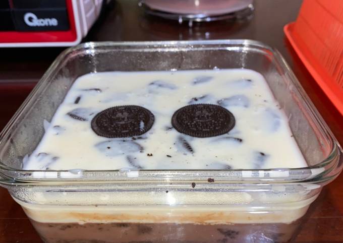 Oreo silky pudding with cookies & cream
