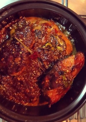 A picture of Chili tamarind chicken.