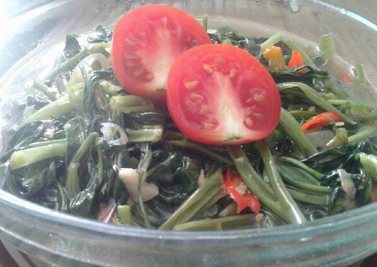 Cara mudah meracik Cah kangkung ala pecel seafood👌👌👌 yang enak