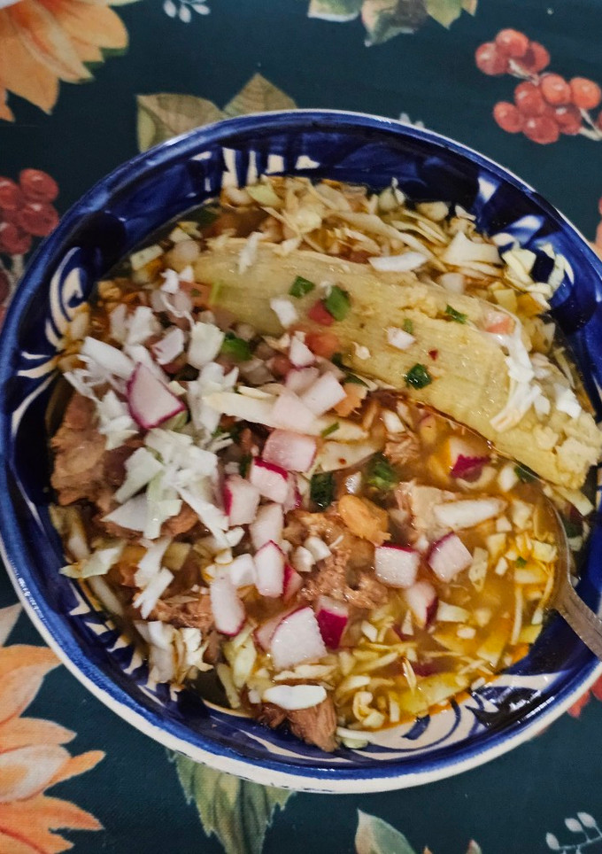 Una foto de Pozole rojo de jalisco "fácil y delicioso"