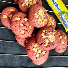 A picture of Milkybar Red Velvet Cookies.