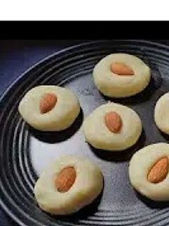 પેંડા(Penda Recipe In Gujarati) રેસીપી મુખ્ય ફોટો