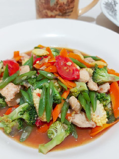 Foto resep Tumis Ayam Sayur Saus Tiram #38