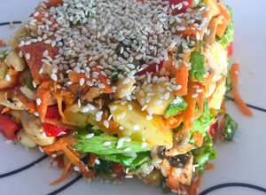 Una foto de Ensalada Manzana 🍎 y Maní 🥜 con Aderezo Asiático 🥗