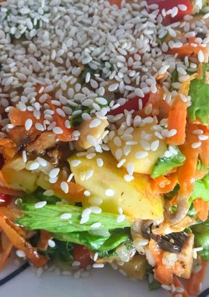 Una foto de Ensalada Manzana 🍎 y Maní 🥜 con Aderezo Asiático 🥗