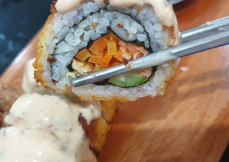 Rahasia Membuat Salmon Sushi Roll Yang Enak