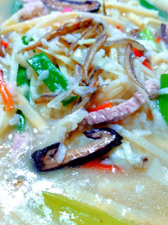 香菇魚乾肉絲竹筍粥 的食譜成品照片