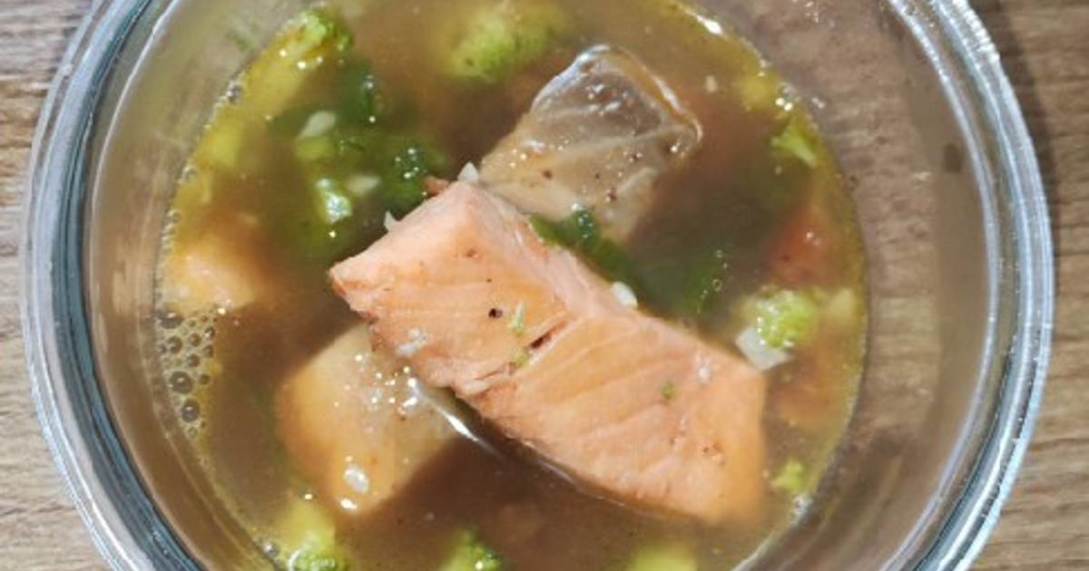Resep MPASI ay ay 1y+ (sup salmon saos tiram) oleh Tifani Wibowo Cookpad
