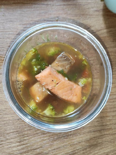 Foto resep MPASI ay ay 1y+ (sup salmon saos tiram)