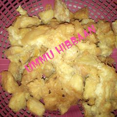 A picture of Sweet potatoe with egg.