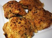 A picture of baked chicken thighs