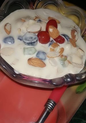 A picture of Mixed fruit cream.