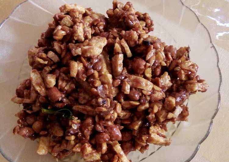 Orek tempe tahu campur kacang